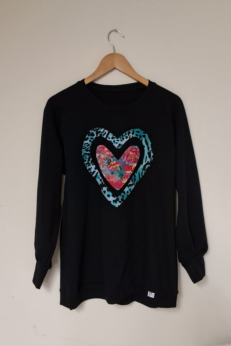 NEW * CLASSIC BLACK WITH HEARTS*