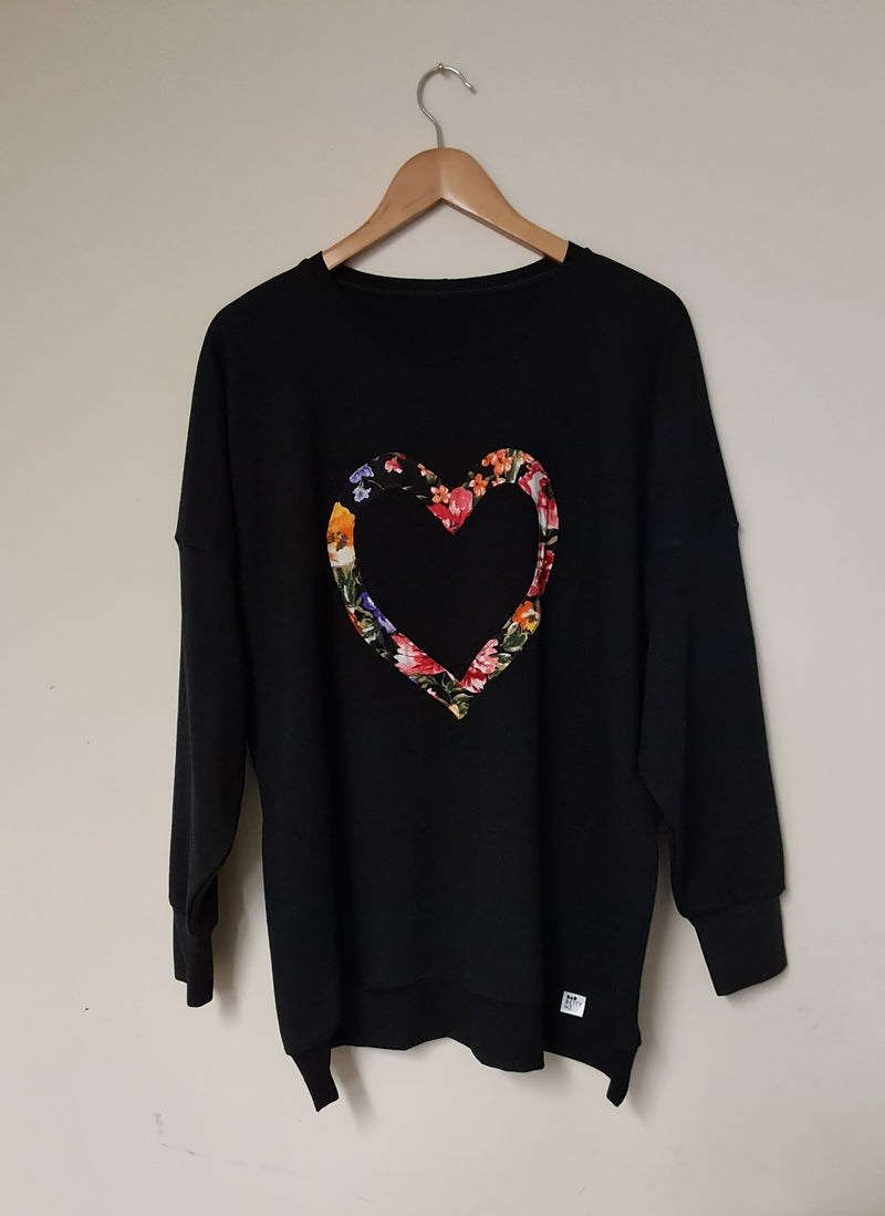 NEW BLACK SWEATSHIRT WITH FLORAL HEART