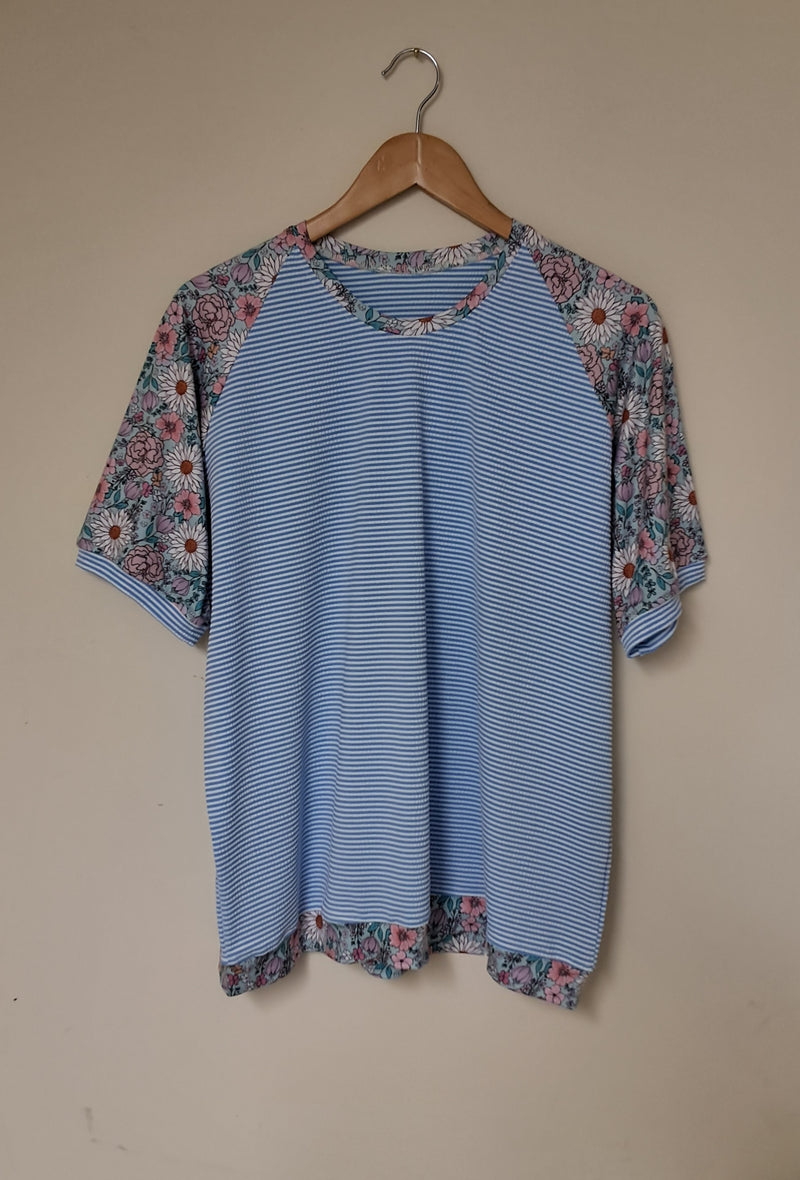NEW *PASCALE * IN BLUE/WHITE