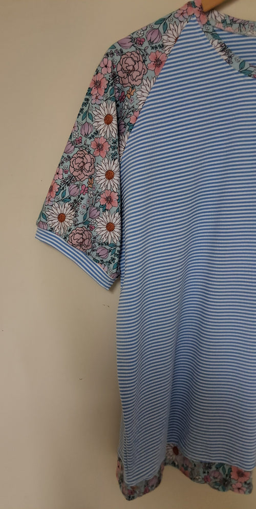 NEW *PASCALE * IN BLUE/WHITE
