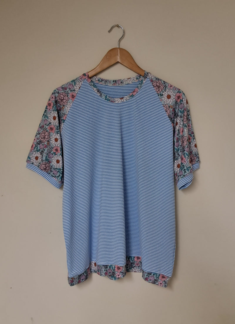 NEW *PASCALE * IN BLUE/WHITE