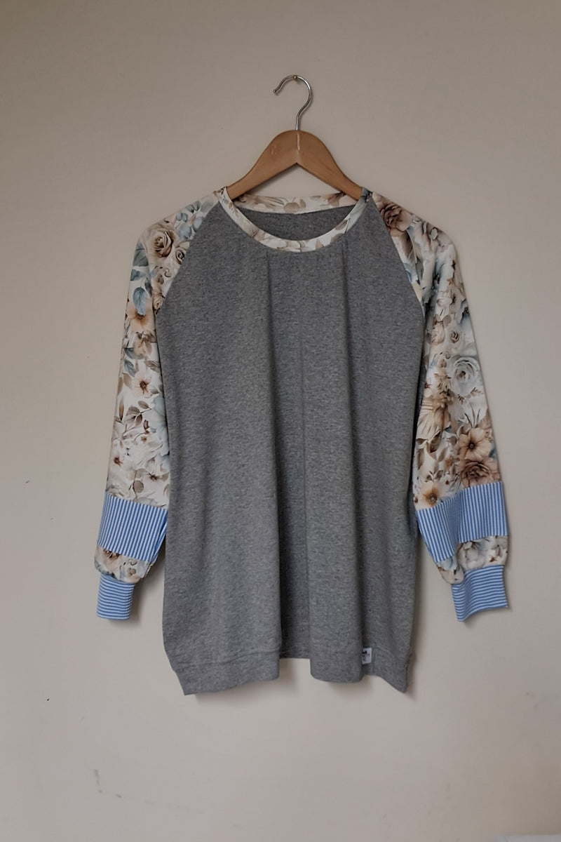 NEW SEASON SWEATSHIRT