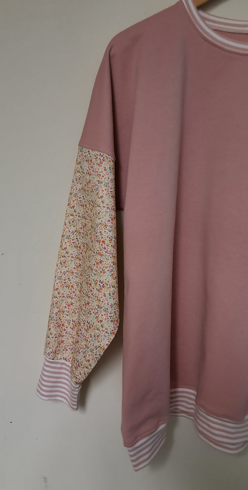 NEW *SUMMER SWEATSHIRT *