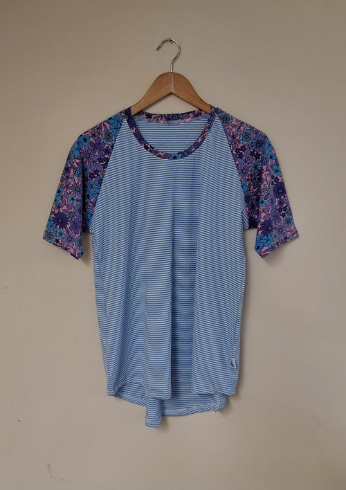 NEW *PASCALE * IN BLUE/WHITE