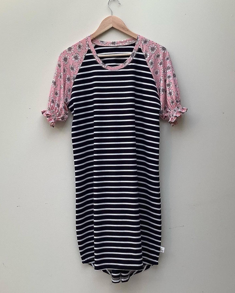 TEE SHIRT DRESS SIZE 10/12