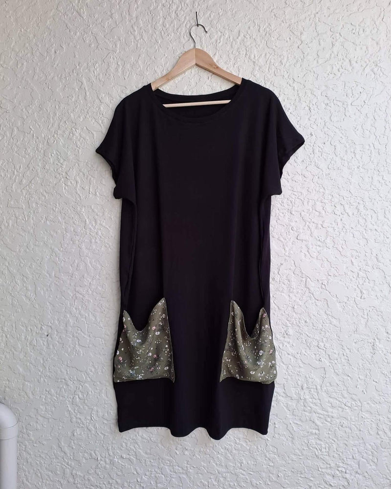 SUMMER DRESS WITH POCKETS ON FRONT IN SIZE 14/16