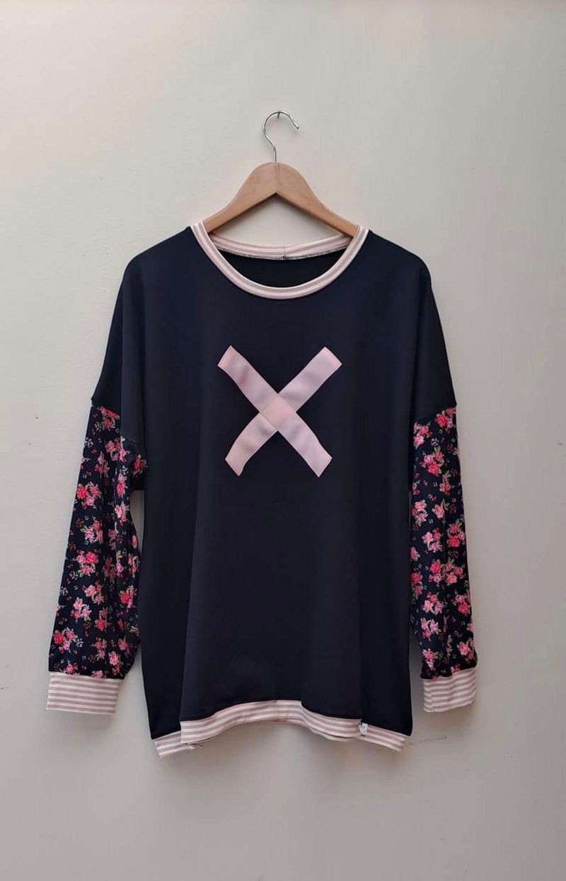 **NEW** OVERSIZED SWEATSHIRT IN NAVY WITH SMALL FLORAL