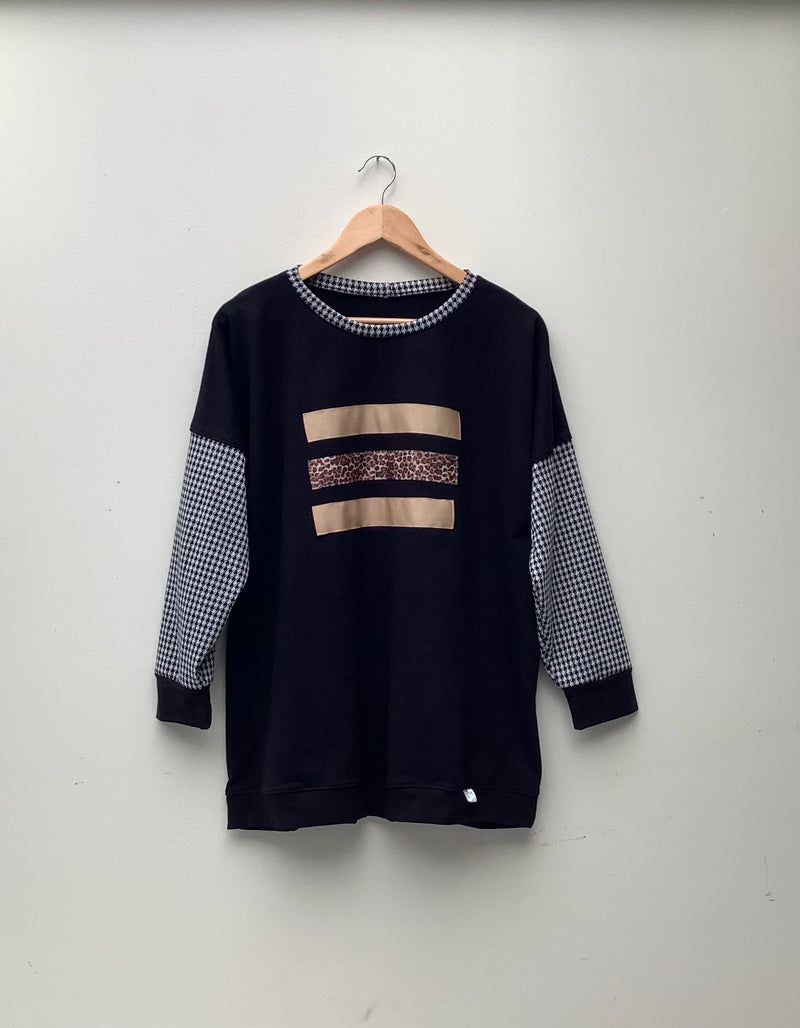 NEW SWEATSHIRT IN BLACK WITH CONTRAST
