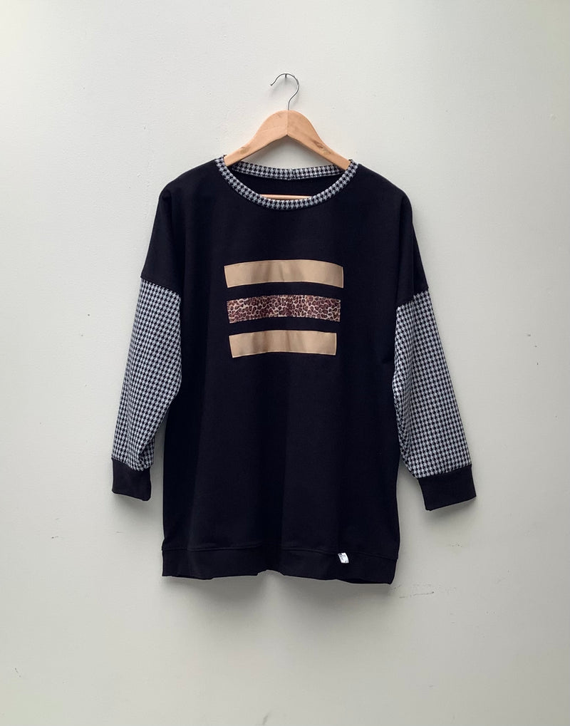 NEW SWEATSHIRT IN BLACK WITH CONTRAST