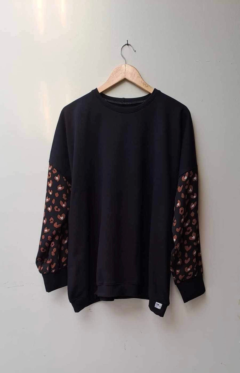 NEW OVERSIZED SWEATSHIRT