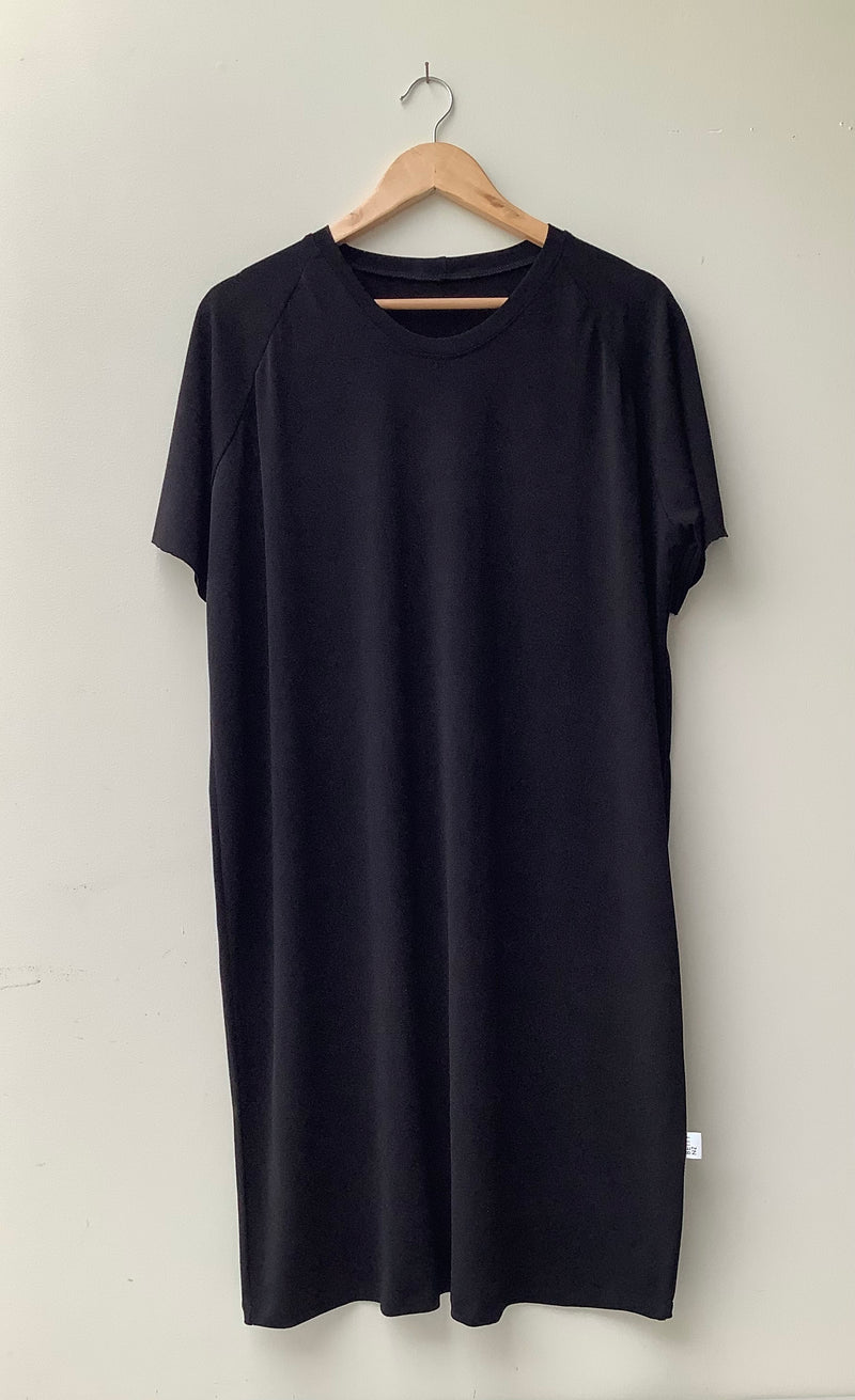 SHORT SLEEVE SHIFT DRESS