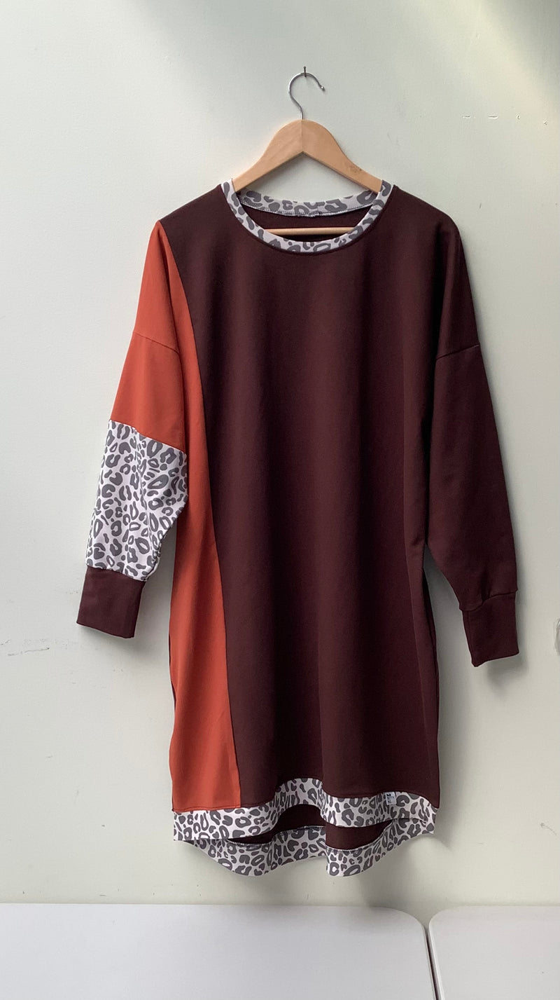 WEEKENDER DRESS IN SIZE 20/22