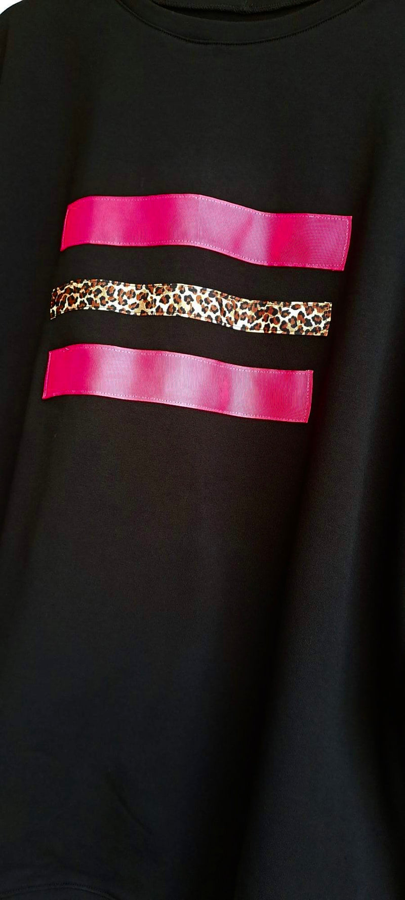 OVERSIZED SWEATSHIRT IN BLACK WITH HOT PINK