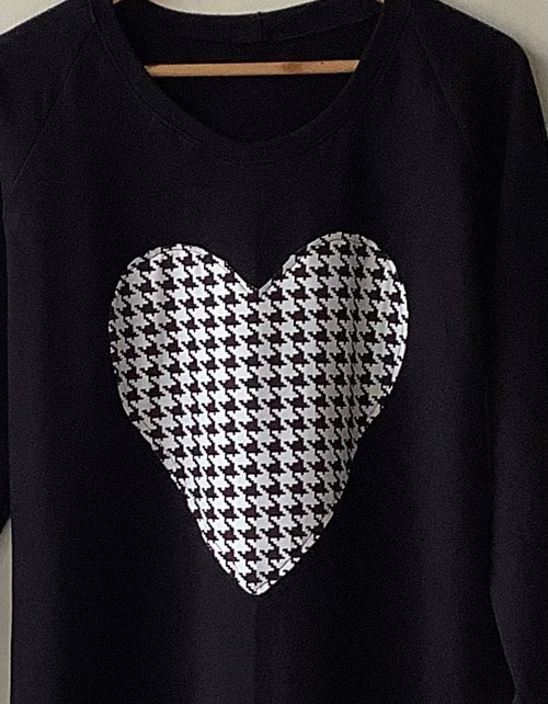 BLACK/WHITE SWEATER DRESS